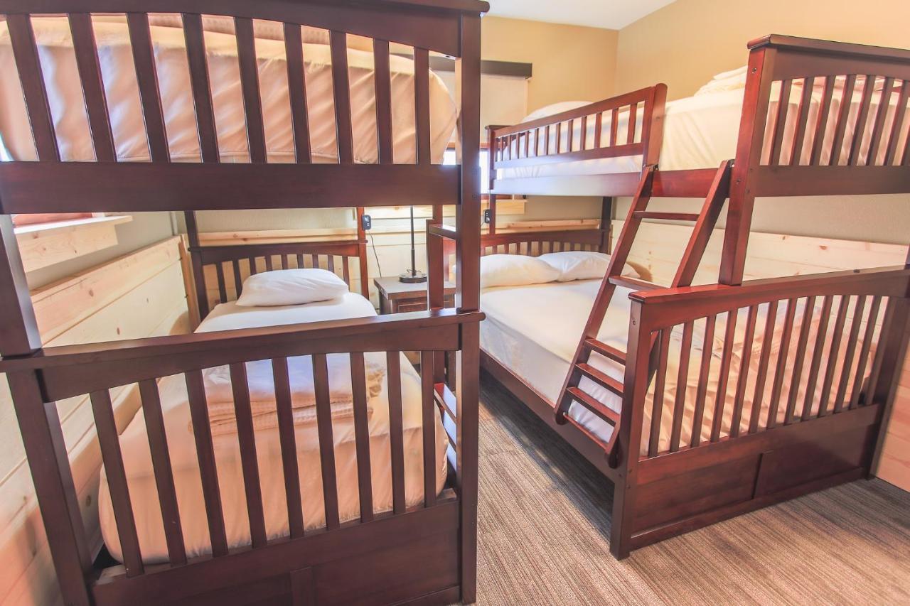 Burr Oak Lodge And Conference Center Glouster Ngoại thất bức ảnh