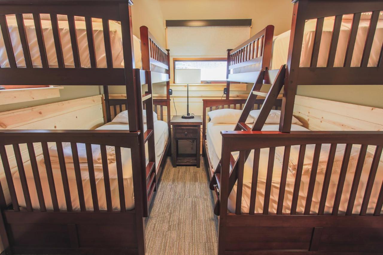 Burr Oak Lodge And Conference Center Glouster Ngoại thất bức ảnh