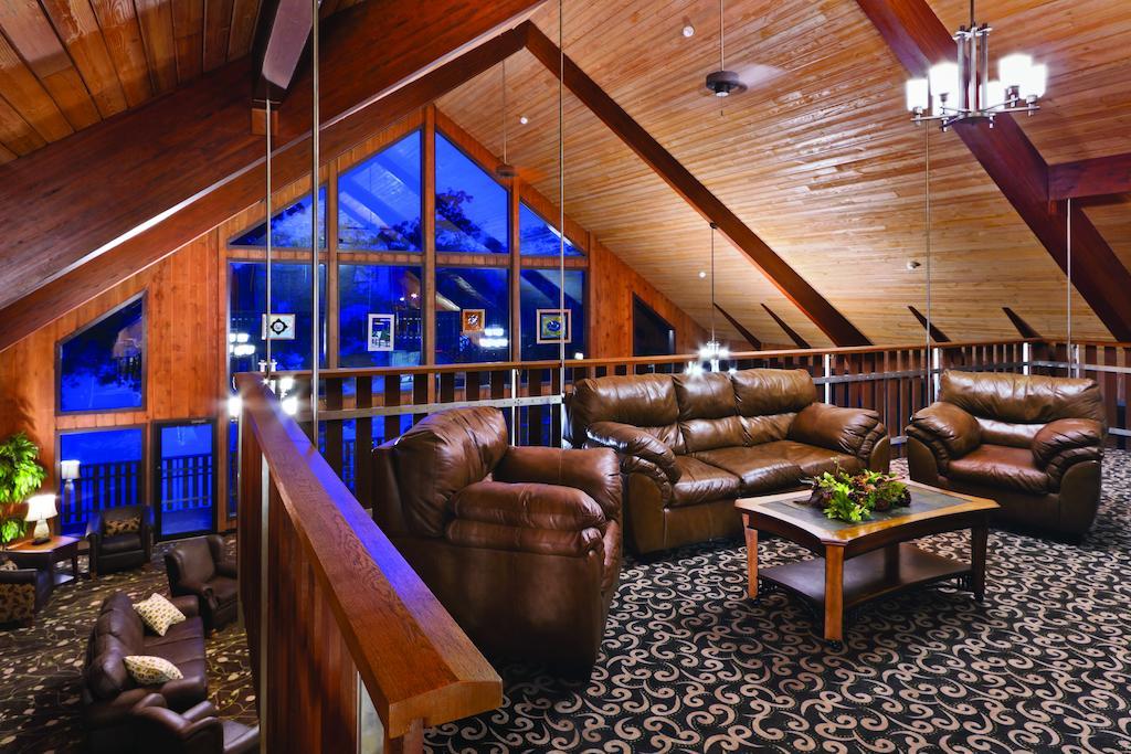 Burr Oak Lodge And Conference Center Glouster Ngoại thất bức ảnh