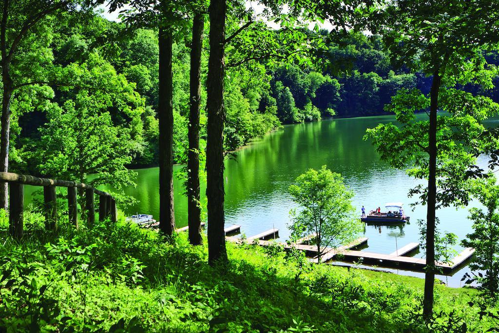 Burr Oak Lodge And Conference Center Glouster Ngoại thất bức ảnh