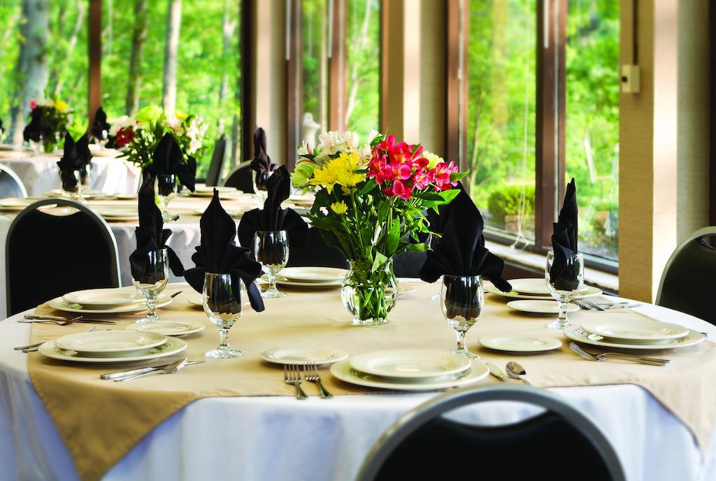 Burr Oak Lodge And Conference Center Glouster Ngoại thất bức ảnh