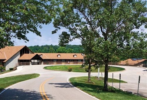 Burr Oak Lodge And Conference Center Glouster Ngoại thất bức ảnh