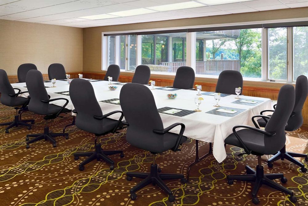 Burr Oak Lodge And Conference Center Glouster Ngoại thất bức ảnh