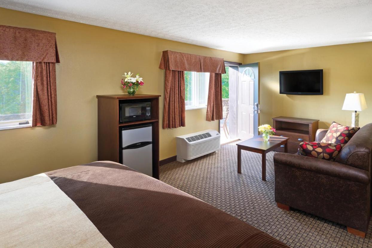 Burr Oak Lodge And Conference Center Glouster Ngoại thất bức ảnh