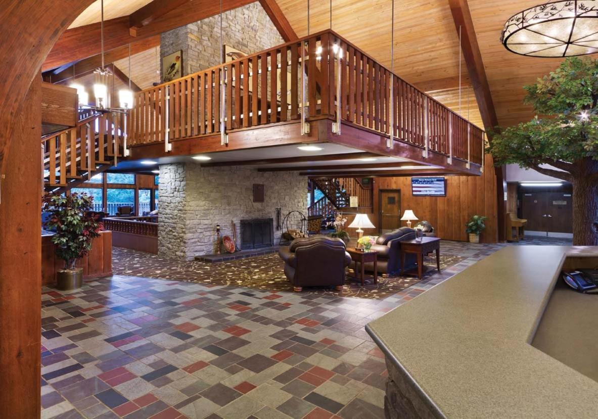 Burr Oak Lodge And Conference Center Glouster Ngoại thất bức ảnh