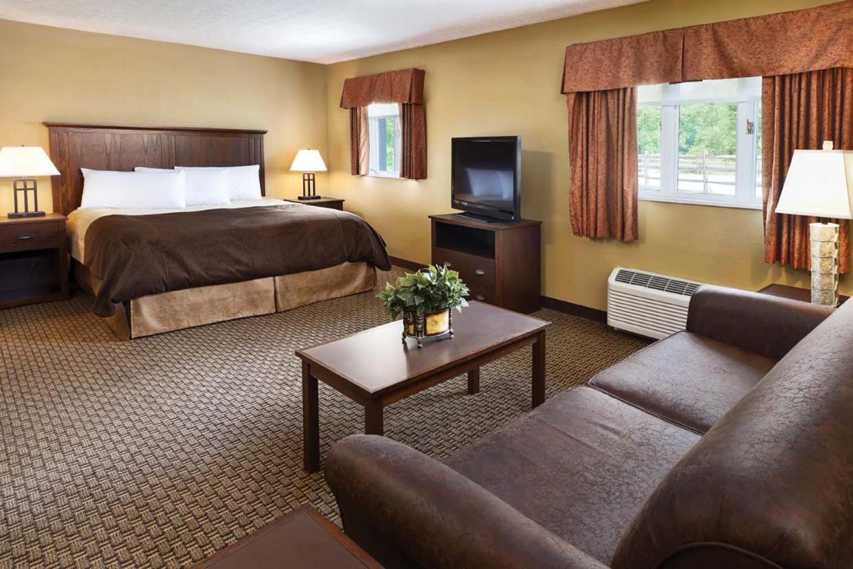 Burr Oak Lodge And Conference Center Glouster Ngoại thất bức ảnh