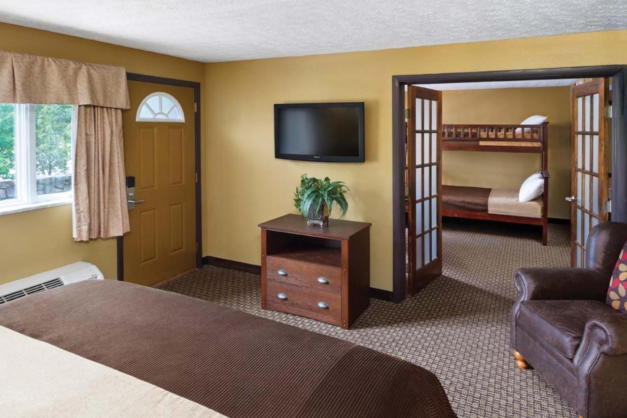 Burr Oak Lodge And Conference Center Glouster Ngoại thất bức ảnh